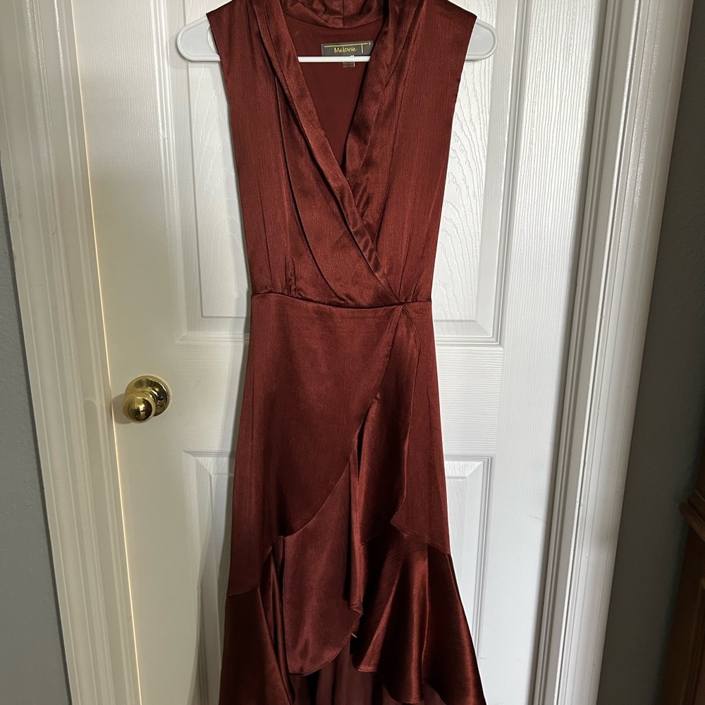 Elegant Rust Brown Sleeveless Dress